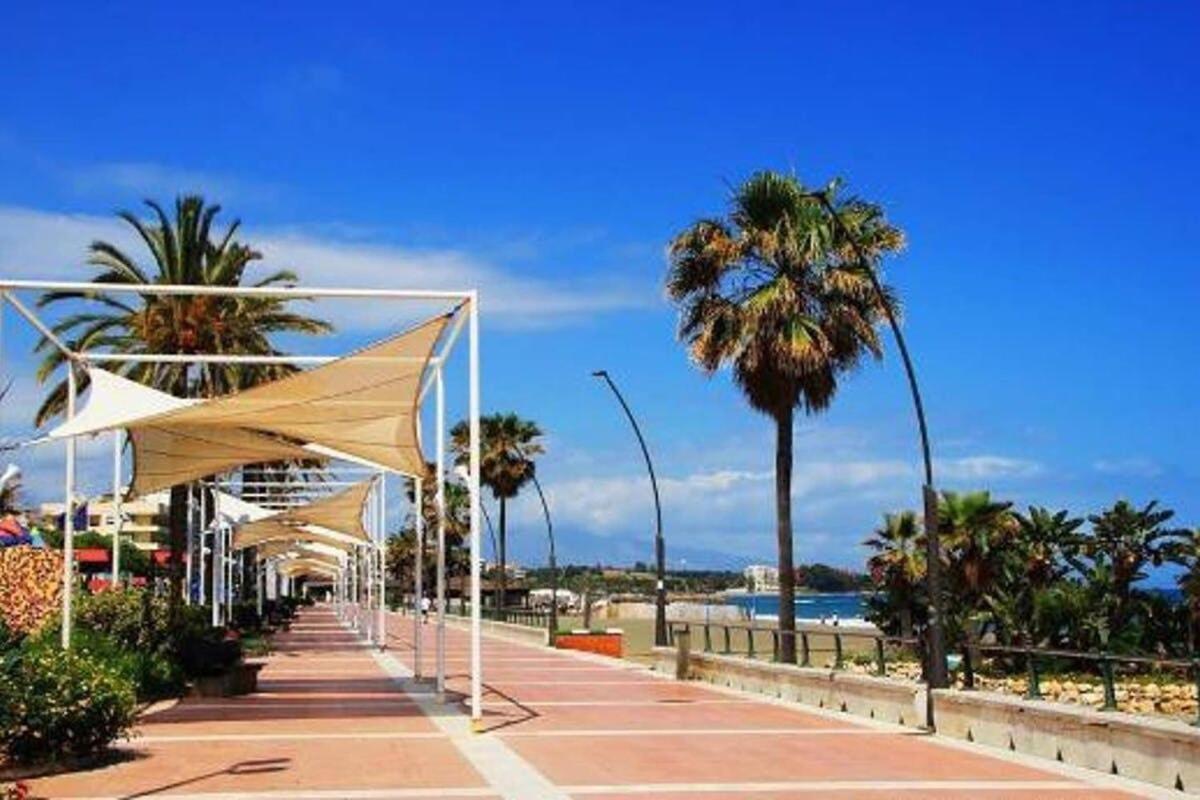 Espectacular piso en primera línea de playa Estepona Exterior foto